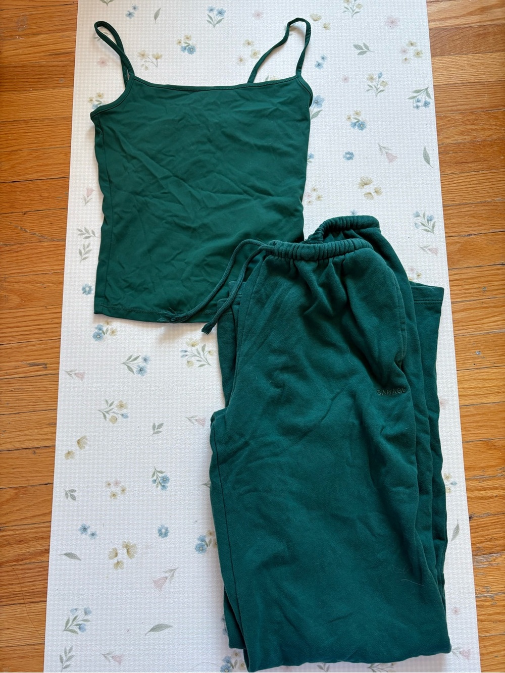 garage dark campus green set